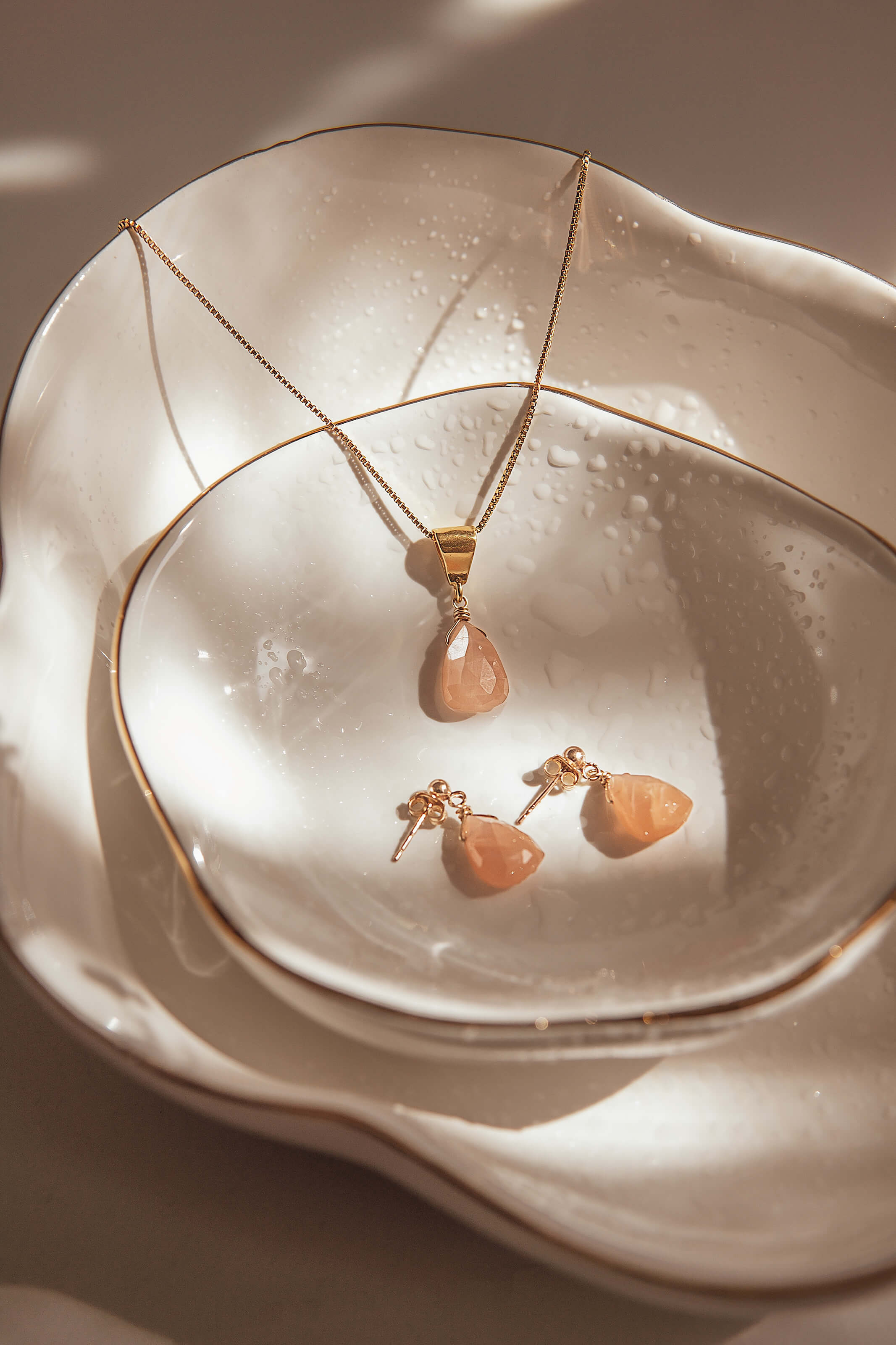 Ch??rie Moonstone Necklace
